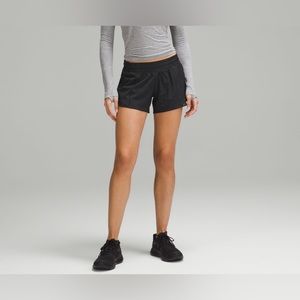 Lululemon Hotty Hot Low Rise Short 4" lined BNWT